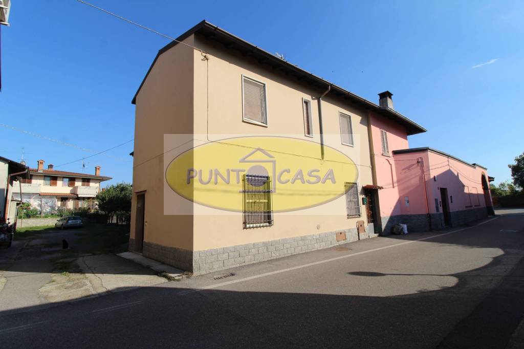 casa indipendente in vendita a Brembio