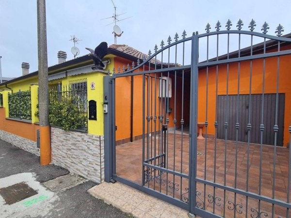 casa indipendente in vendita a Brembio