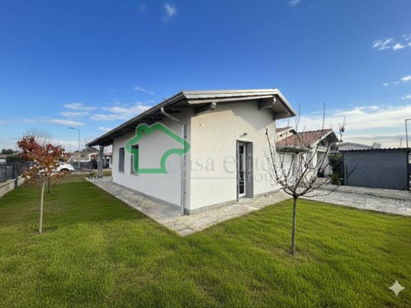 casa indipendente in vendita a Brembio