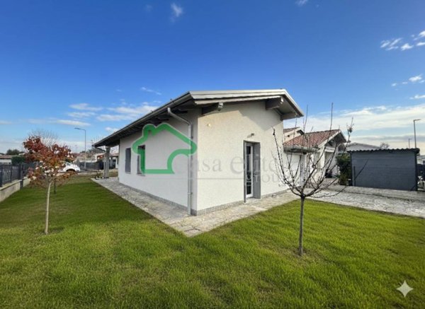 casa indipendente in vendita a Brembio