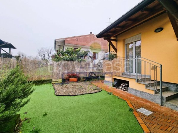 casa indipendente in vendita a Brembio