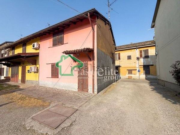 casa indipendente in vendita a Brembio