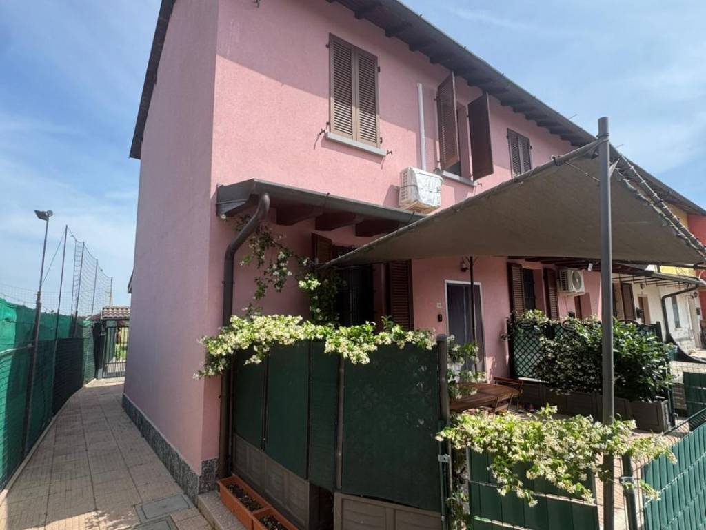 casa indipendente in vendita a Casaletto Lodigiano in zona Mairano