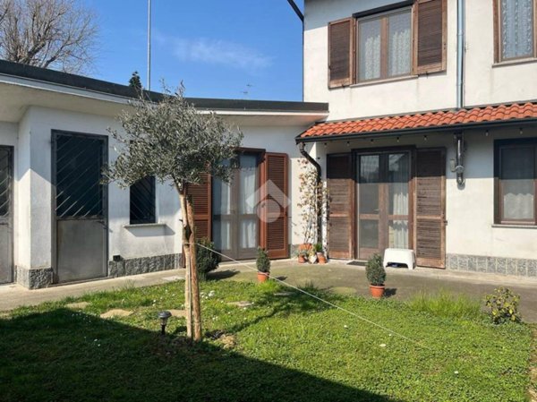casa indipendente in vendita a Casaletto Lodigiano in zona Mairano