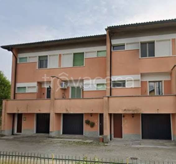 casa indipendente in vendita a Casaletto Lodigiano