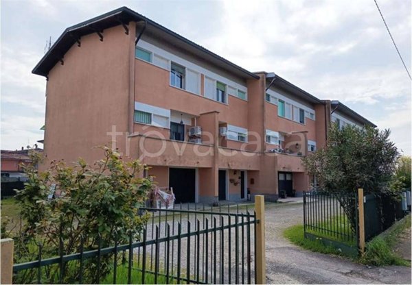 casa indipendente in vendita a Casaletto Lodigiano