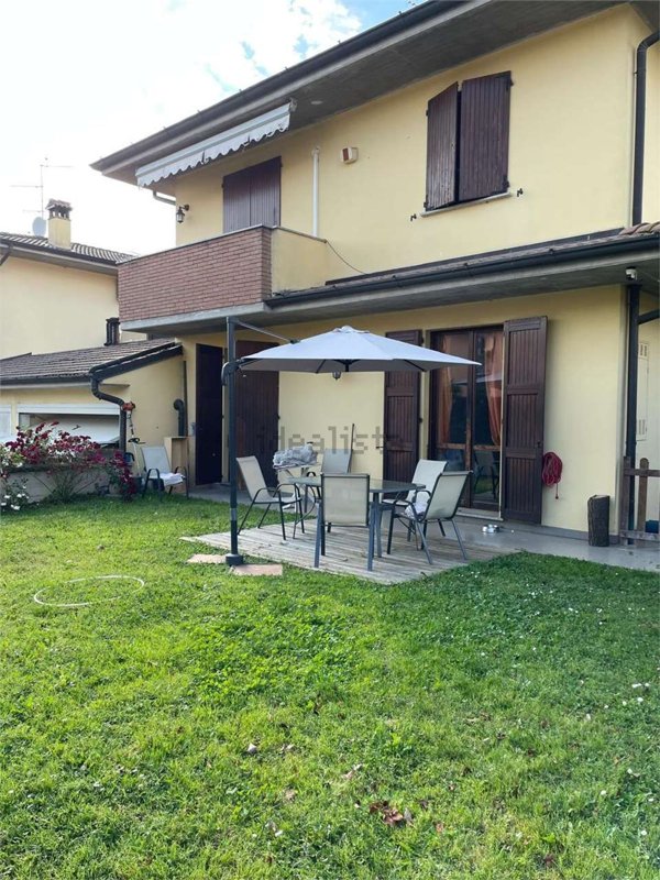 casa indipendente in vendita a Casaletto Lodigiano