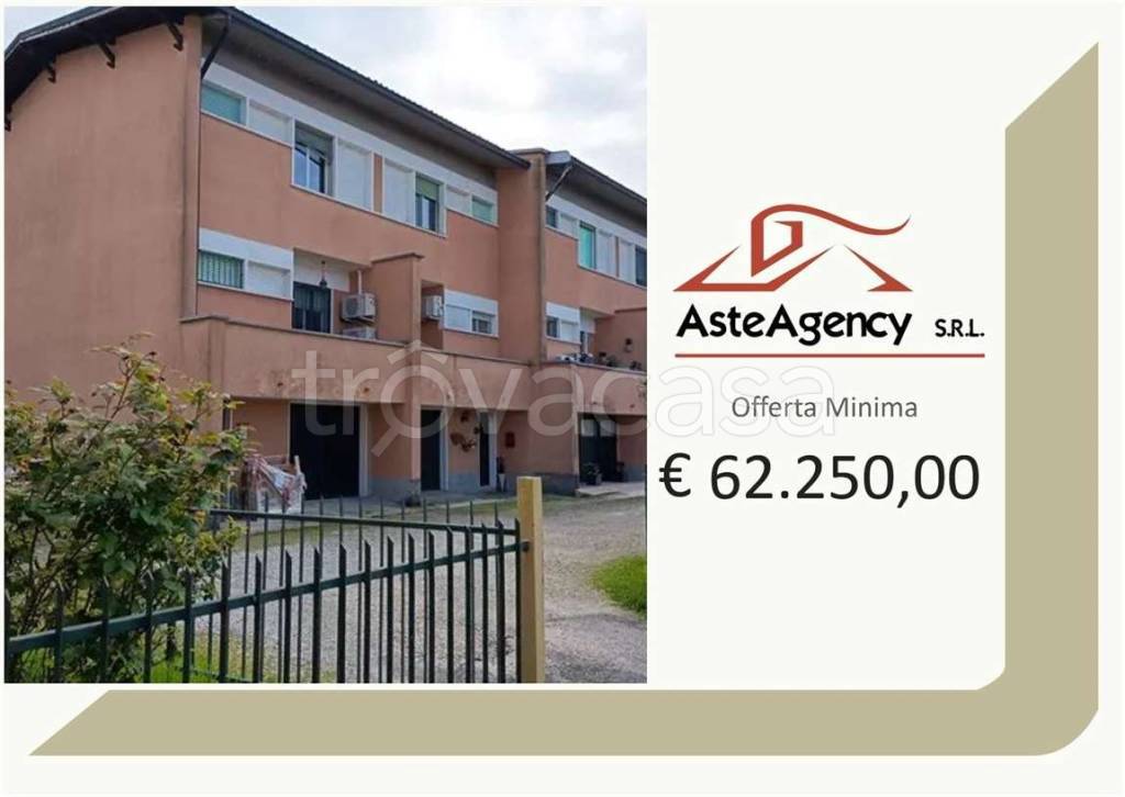 casa indipendente in vendita a Casaletto Lodigiano