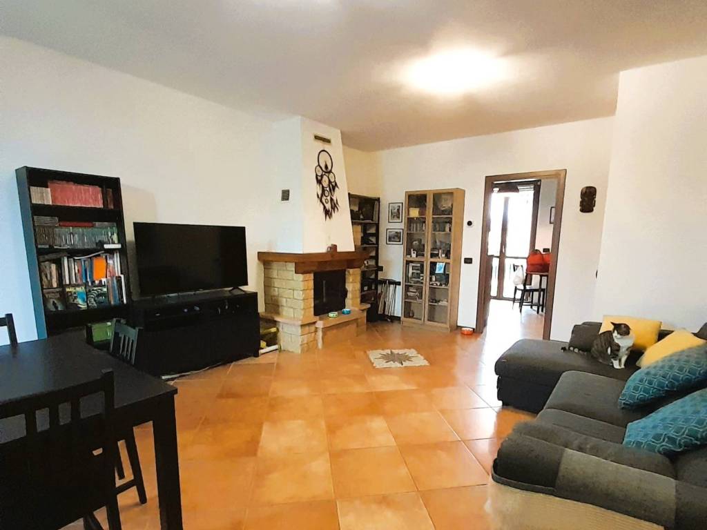 casa indipendente in vendita a Casaletto Lodigiano