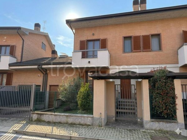 casa indipendente in vendita a Casaletto Lodigiano