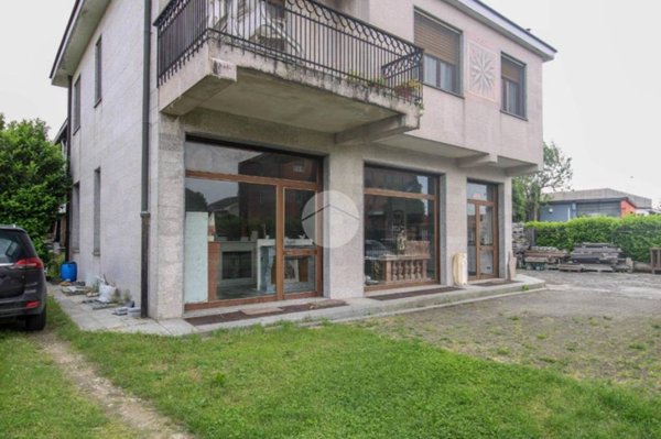 locale commerciale in vendita a Casalmaiocco