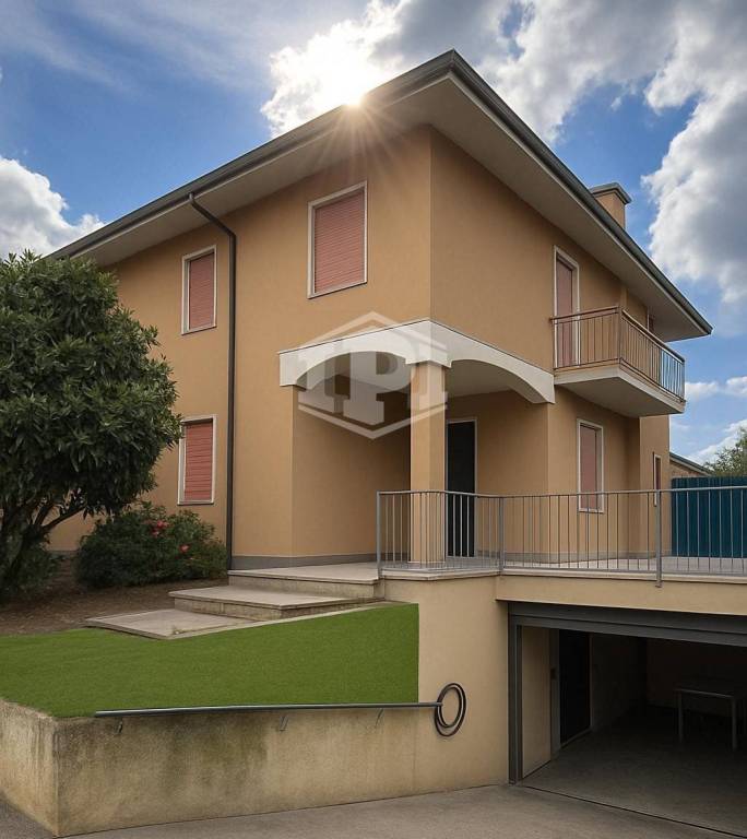 casa indipendente in vendita a Casalmaiocco