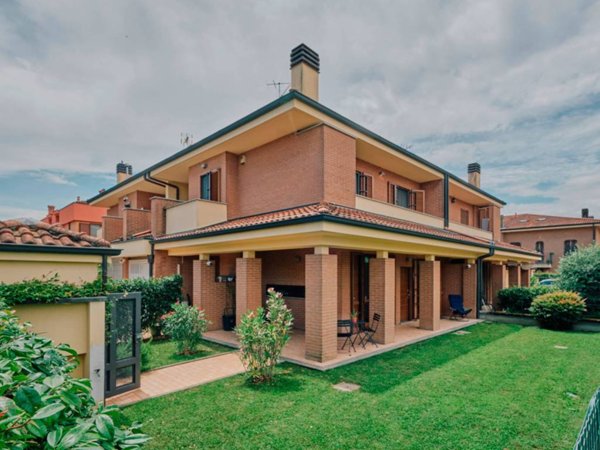 casa indipendente in vendita a Casalmaiocco