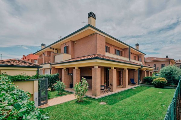 casa indipendente in vendita a Casalmaiocco