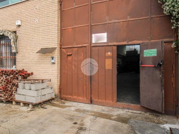 locale commerciale in vendita a Casalmaiocco