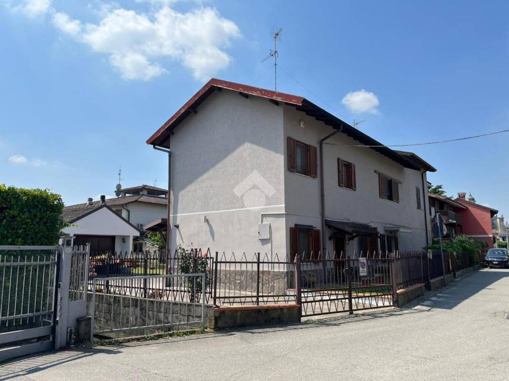 casa indipendente in vendita a Casalmaiocco