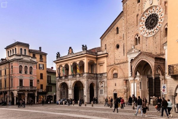 casa indipendente in vendita a Casalpusterlengo