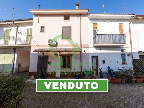 casa indipendente in vendita a Casalpusterlengo