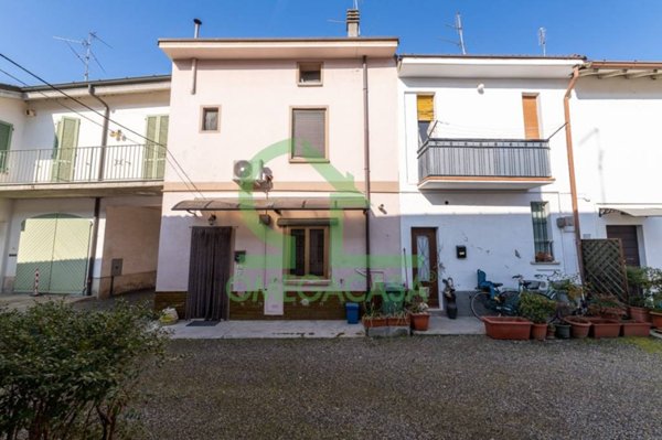 casa indipendente in vendita a Casalpusterlengo