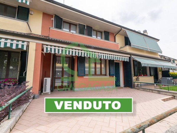 casa indipendente in vendita a Casalpusterlengo