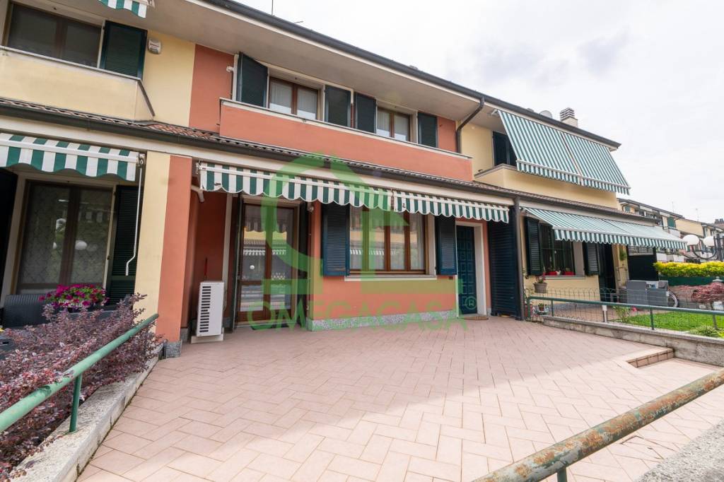 casa indipendente in vendita a Casalpusterlengo