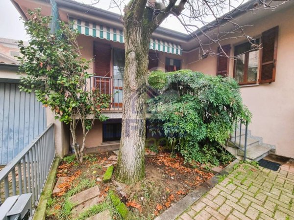 casa indipendente in vendita a Casalpusterlengo