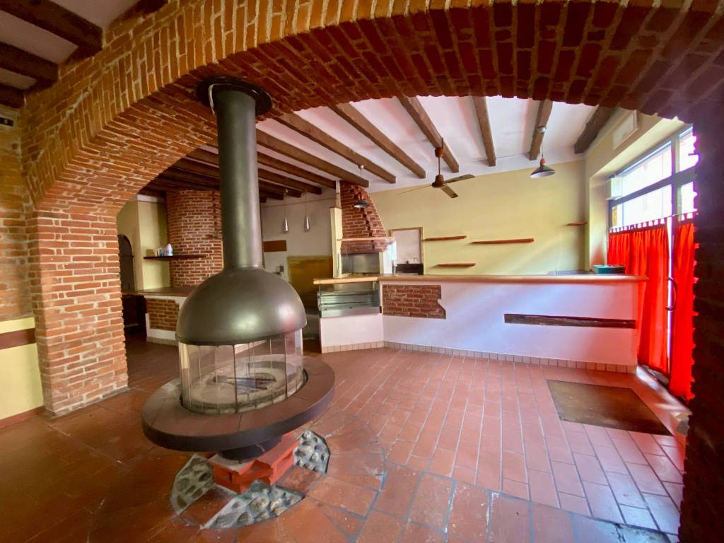 negozio in vendita a Casalpusterlengo