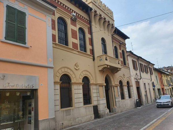 intera palazzina in vendita a Casalpusterlengo