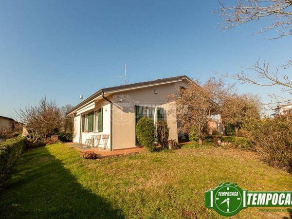 casa indipendente in vendita a Casalpusterlengo
