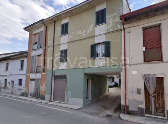 casa indipendente in vendita a Casalpusterlengo in zona Zorlesco