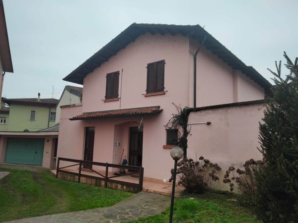 casa indipendente in vendita a Casalpusterlengo