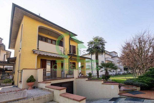 casa indipendente in vendita a Casalpusterlengo