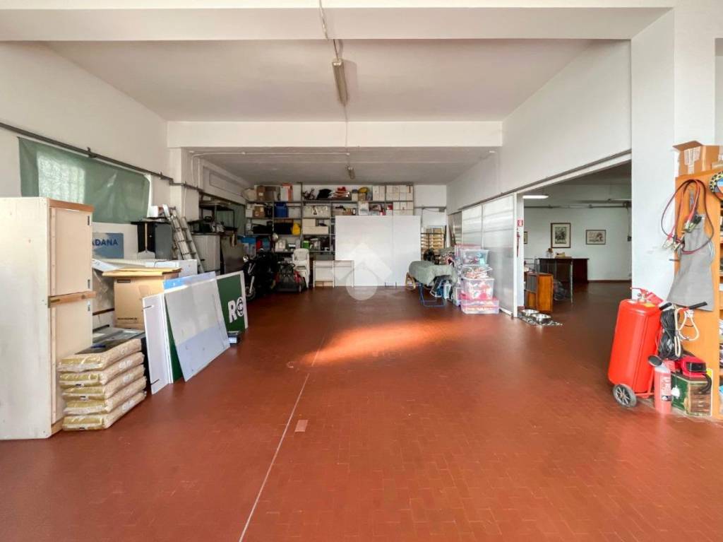 negozio in vendita a Casalpusterlengo