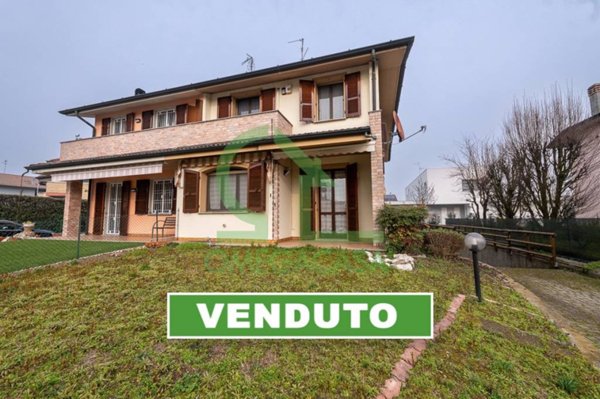casa indipendente in vendita a Casalpusterlengo