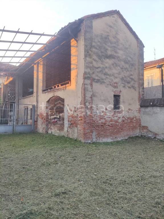 casa indipendente in vendita a Casalpusterlengo
