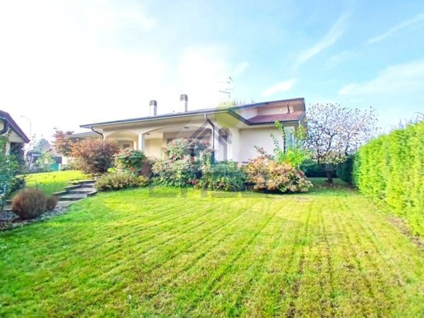 casa indipendente in vendita a Casalpusterlengo