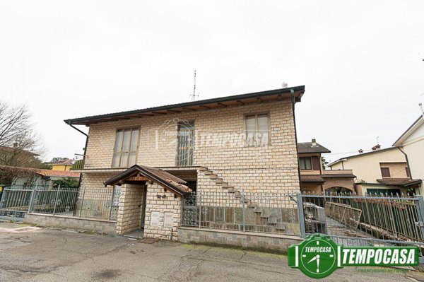 casa indipendente in vendita a Casalpusterlengo