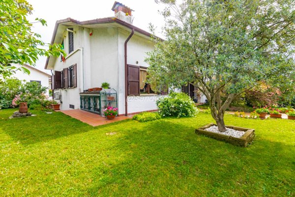 casa indipendente in vendita a Casalpusterlengo
