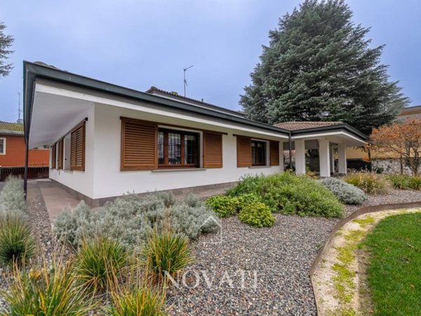 casa indipendente in vendita a Casalpusterlengo