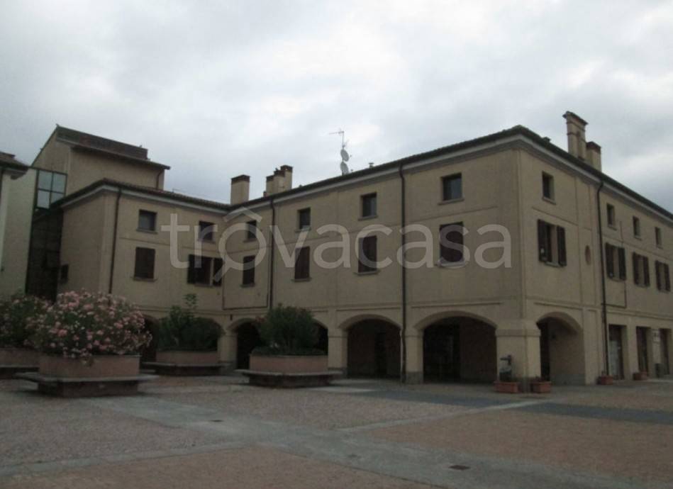 negozio in vendita a Casalpusterlengo