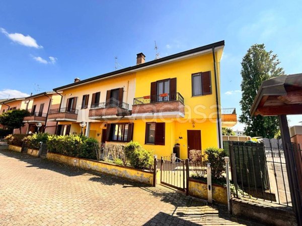 casa indipendente in vendita a Casalpusterlengo