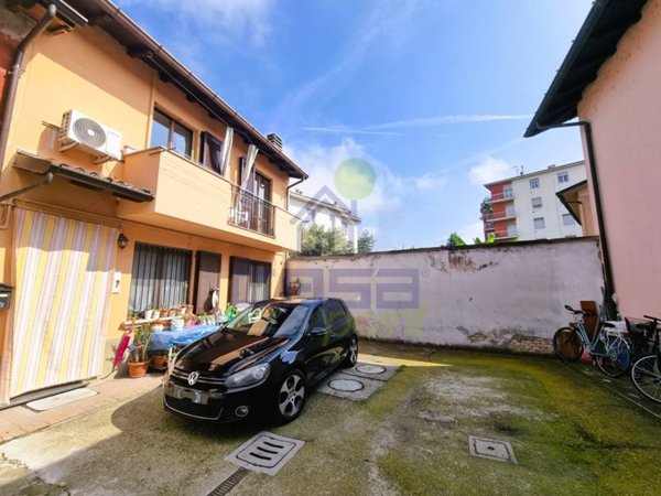casa indipendente in vendita a Casalpusterlengo