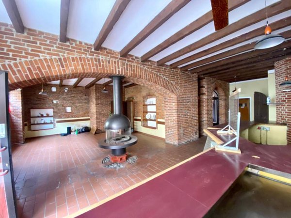 negozio in vendita a Casalpusterlengo