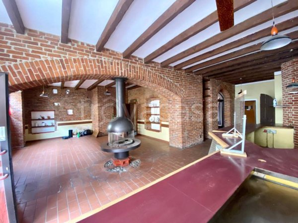 negozio in vendita a Casalpusterlengo