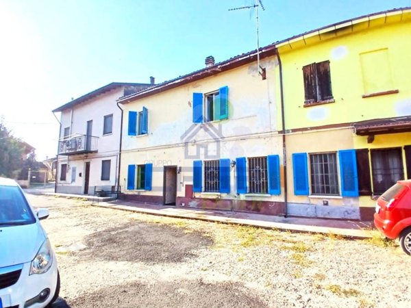 casa indipendente in vendita a Casalpusterlengo in zona Zorlesco