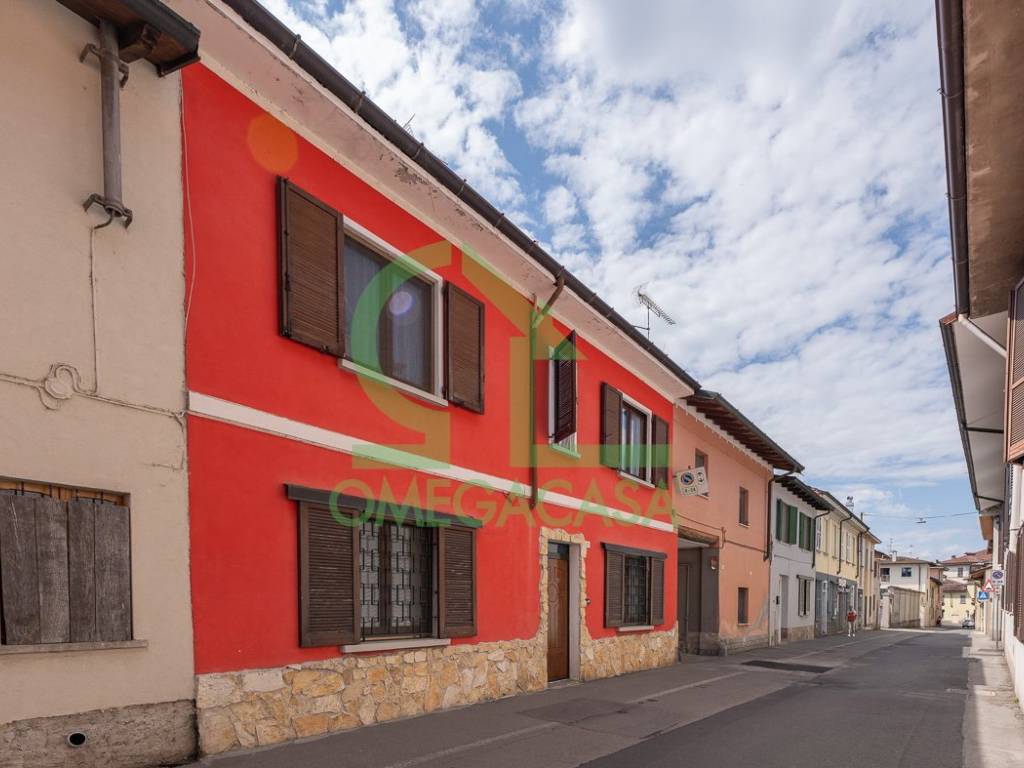 casa indipendente in vendita a Casalpusterlengo