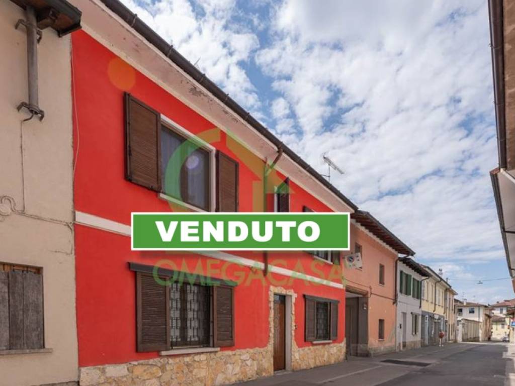 casa indipendente in vendita a Casalpusterlengo