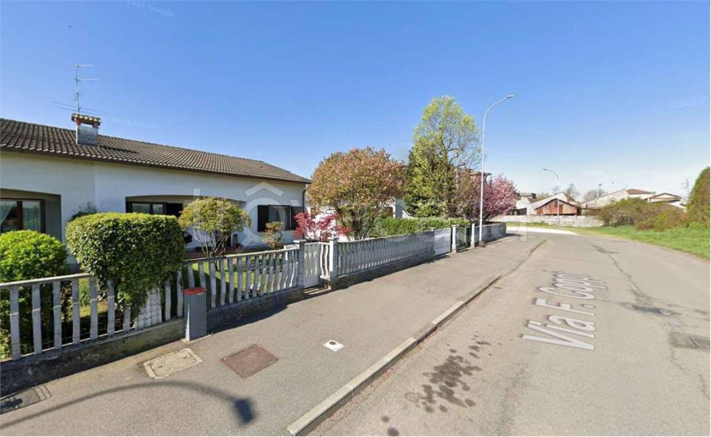 casa indipendente in vendita a Casalpusterlengo