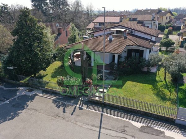 casa indipendente in vendita a Casalpusterlengo