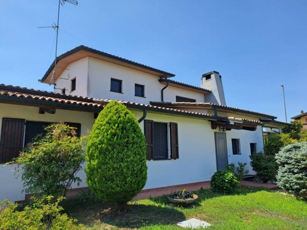 casa indipendente in vendita a Casalpusterlengo
